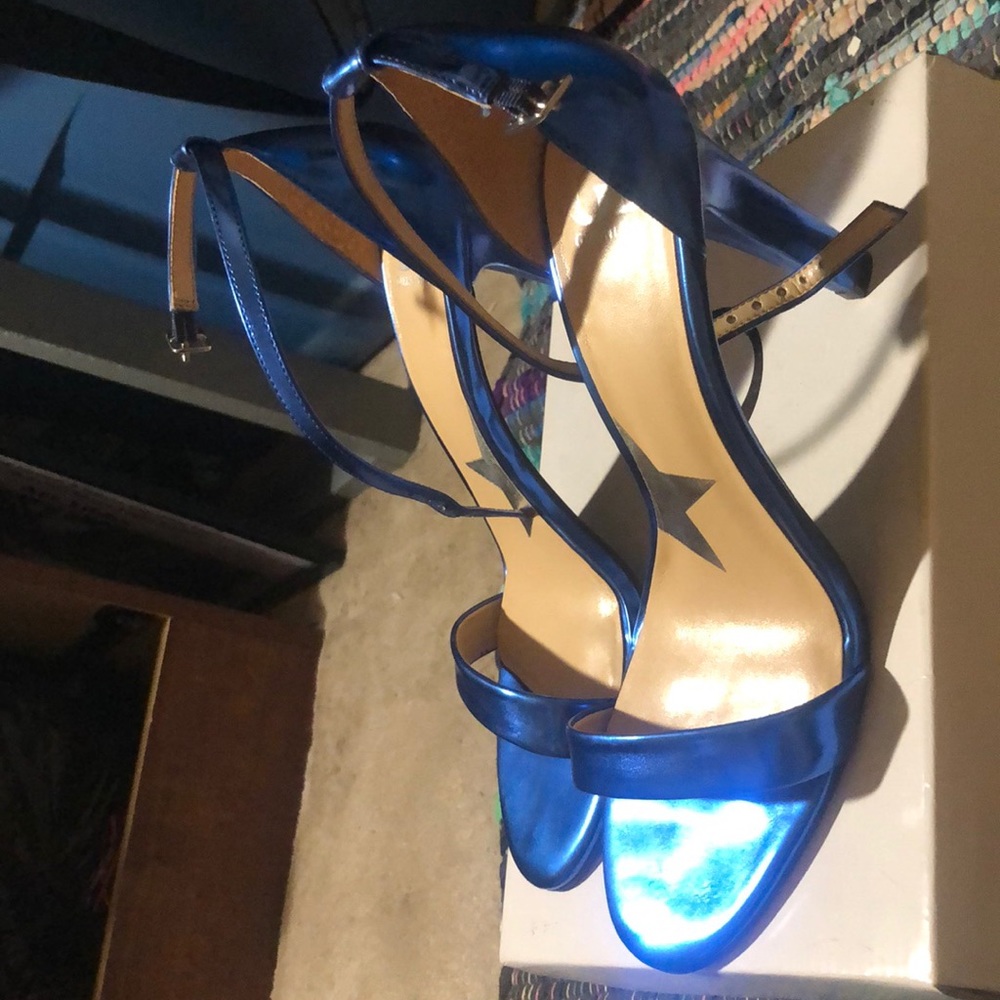 Heels - Picture 2 of 2